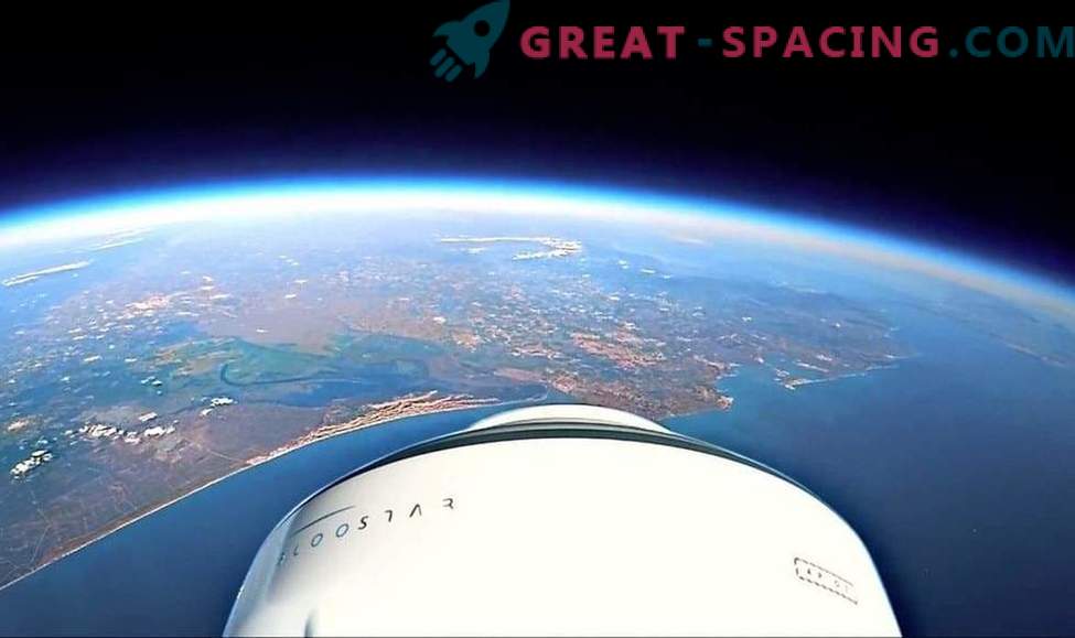 Video: de Stratospheric Ball stuurt een raket in de ruimte