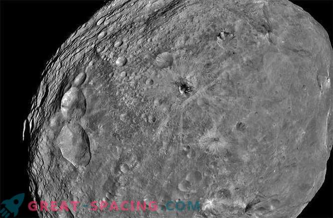 Oude inslagen worden op mysterieuze wijze uit de asteroïde Vesta