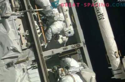 De astronauten hebben de defecte computer vervangen door de ISS