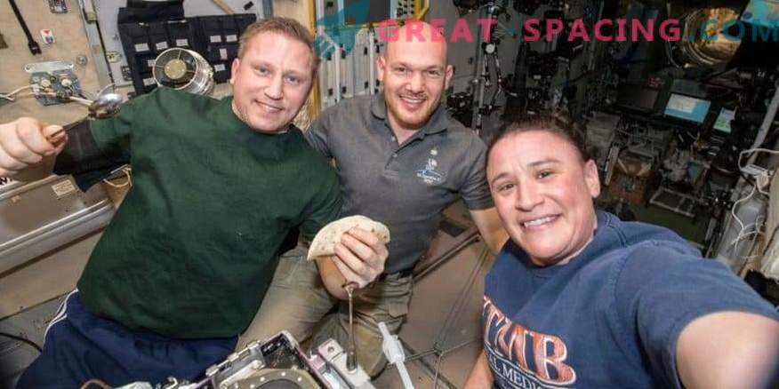 Thanksgiving in de ruimte! Hoe vieren astronauten een vakantie in een baan om de aarde?