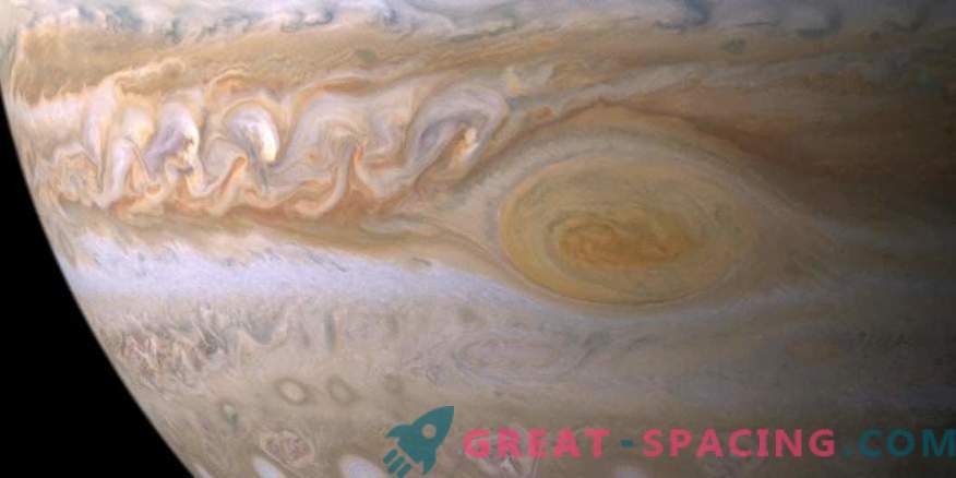 Verbazingwekkende meteorologische verschijnselen in Jupiter's Big Red Spot