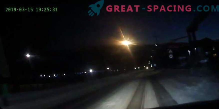 Een ooggetuige filmde een onbekende vuurbal boven Krasnoyarsk