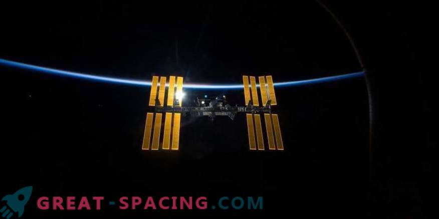 Russisch vrachtschip arriveert op ISS