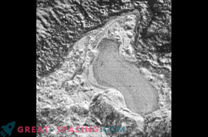 Pluto heeft stikstofmeren die bevriezen en smelten