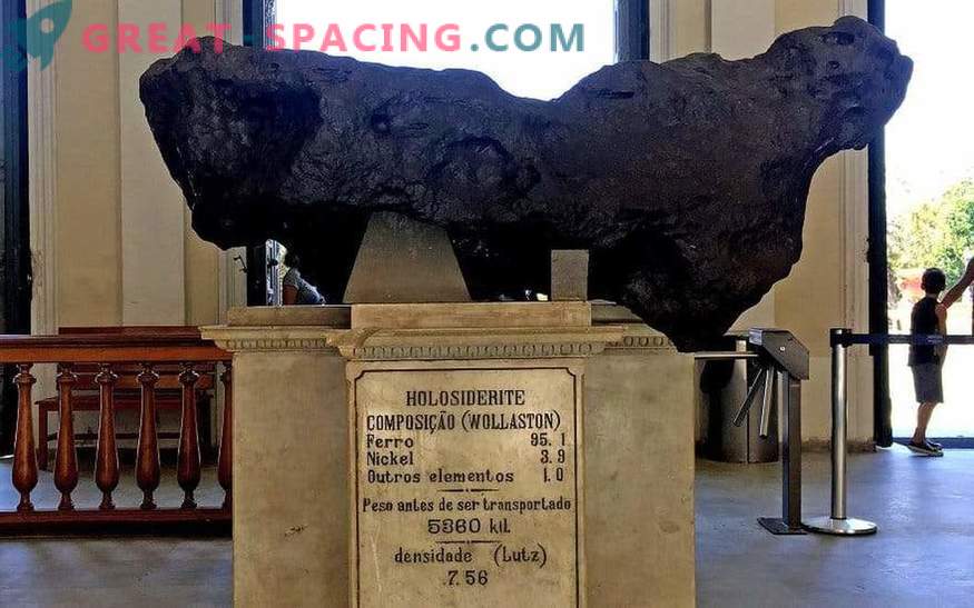 De grootste Braziliaanse meteoriet wist een ernstige brand te overleven