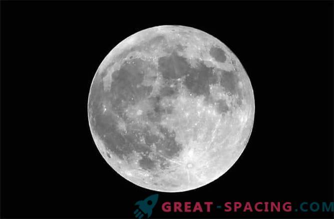 De verbluffende Blood Moon heeft de wereld veroverd: foto