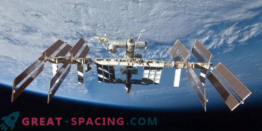Verleng de levensduur van het ruimtestation: hoe lang het ISS astronauten zal ontvangen
