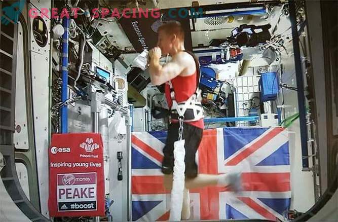 De Engelse astronaut runde de 60000 mijl lange Londen Marathon