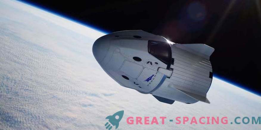 SpaceX toont bemanningshuls voor Crew Dragon