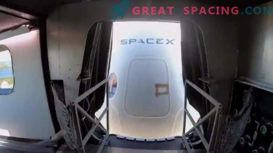 SpaceX toont bemanningshuls voor Crew Dragon