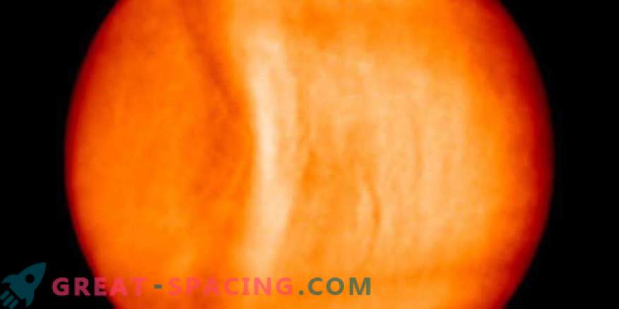 Gigantische zwaartekrachtgolf ontdekt op Venus