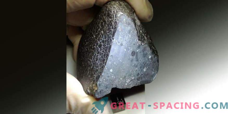 Oude meteoriet onthult de kenmerken van de Martiaanse topografie