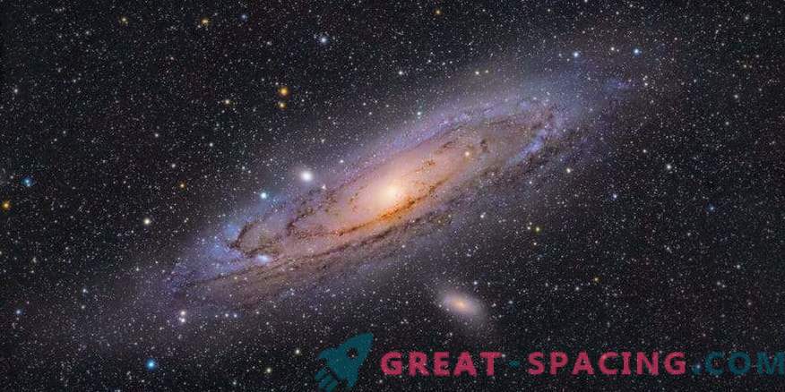 Andromeda Galaxy flikkert in een kleurrijke zee van sterren