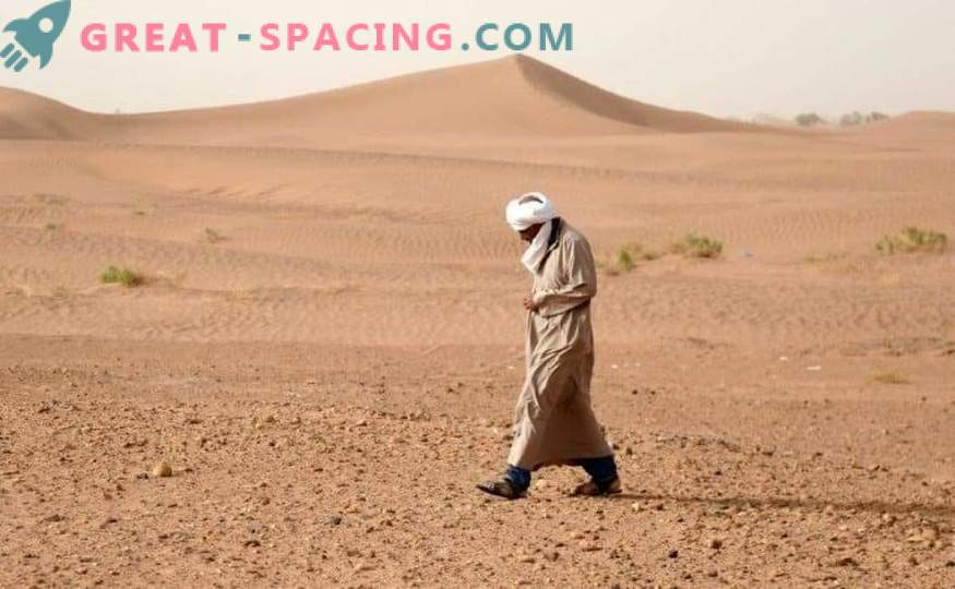 Marokkaanse woestijn gezeefd door meteorietenjagers