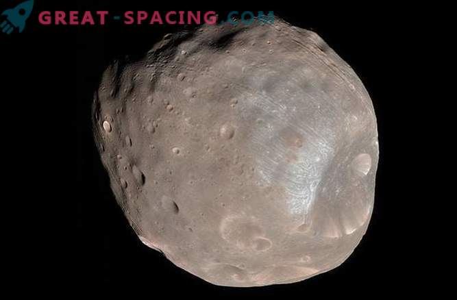 Mars-satelliet Phobos begint in te storten