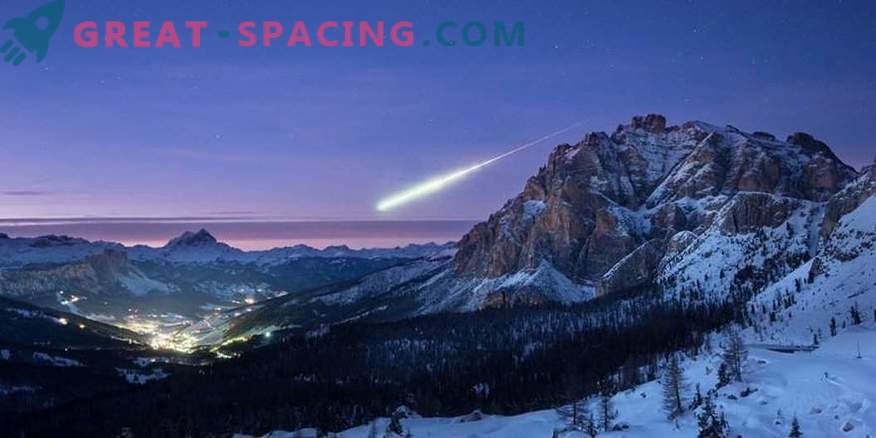 Een asteroïde explodeerde plotseling boven Rusland