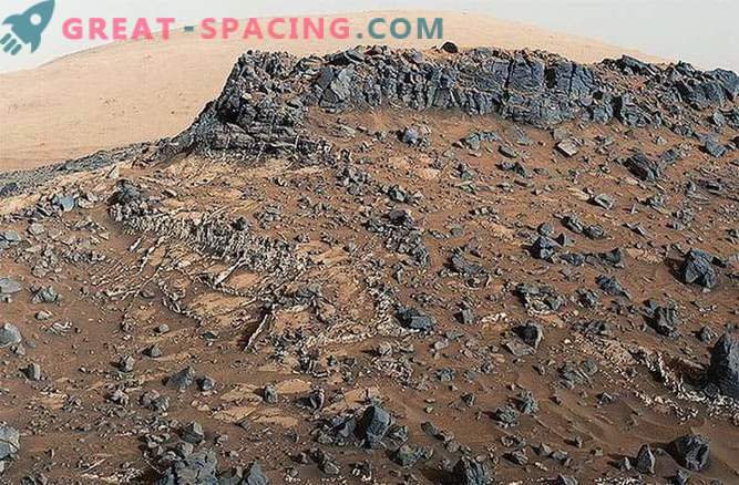 Mars rover ontdekte rijke minerale afzettingen in rotsscheuren