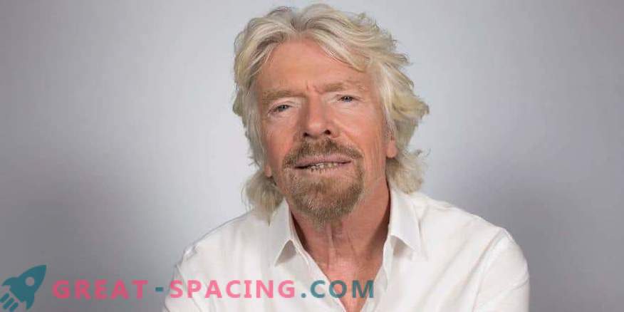 Richard Branson bereidt zich voor op een ruimtevlucht in juli.