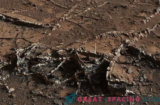 Nieuwsgierigheid Mars Rover ontdekt sporen van mineralen