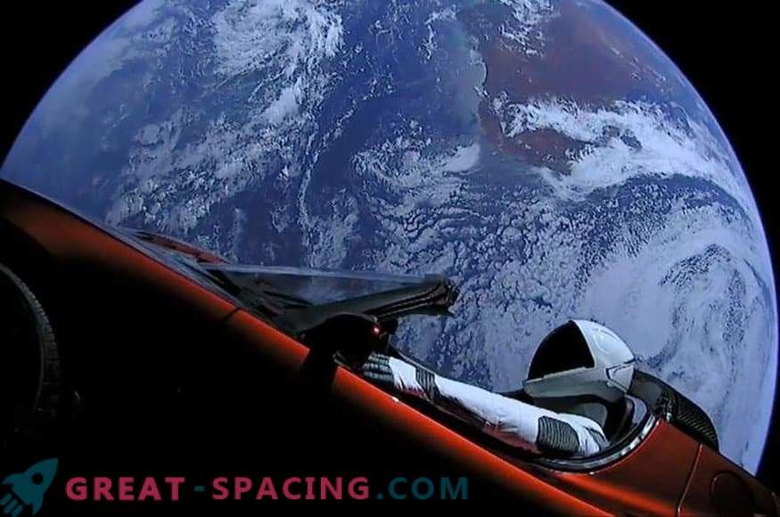 Tesla start verjaardag en SpaceX-dummy