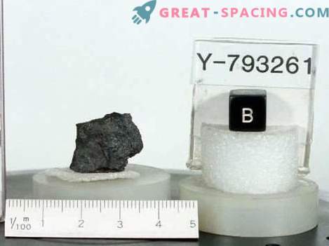 Kristallijn silica in een meteoriet helpt de evolutie van de zon