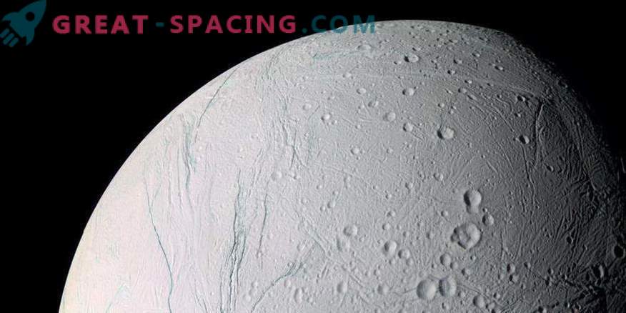 Saturnus-satelliet Enceladus kan