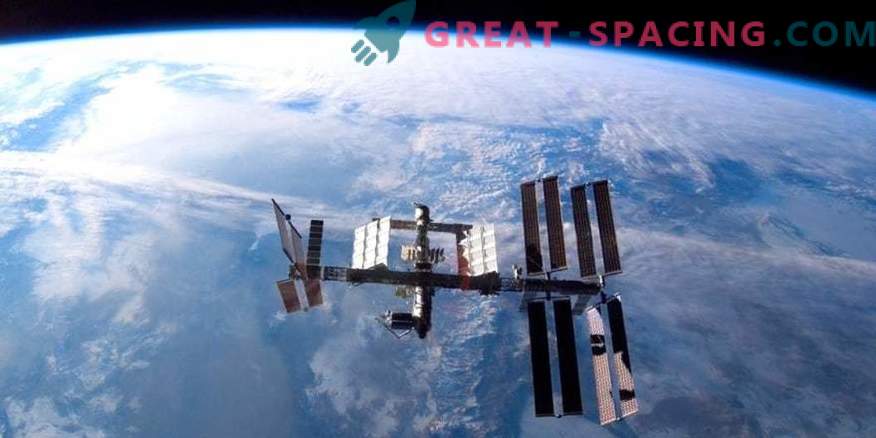 Russische kosmonauten hebben een wandeling gemaakt in de ruimte