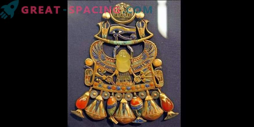 Egyptische decoratie met een stuk meteoriet: hoe gevaarlijk zijn explosies in de atmosfeer van de aarde