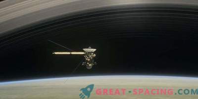 Cassini banhada na 