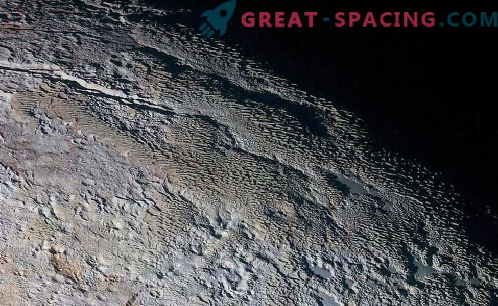 Spiny Pluto verwijst naar het bestaan ​​van ijsaren in andere werelden