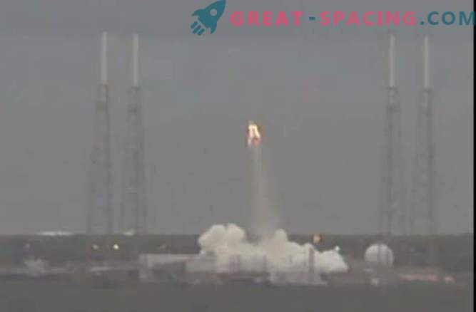 SpaceX Dragon passagiersruimtevaartuig maakte de eerste testvlucht