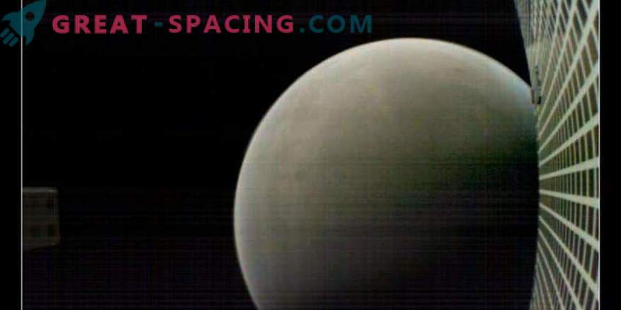 Afscheidsfoto van Mars van kleine satellieten
