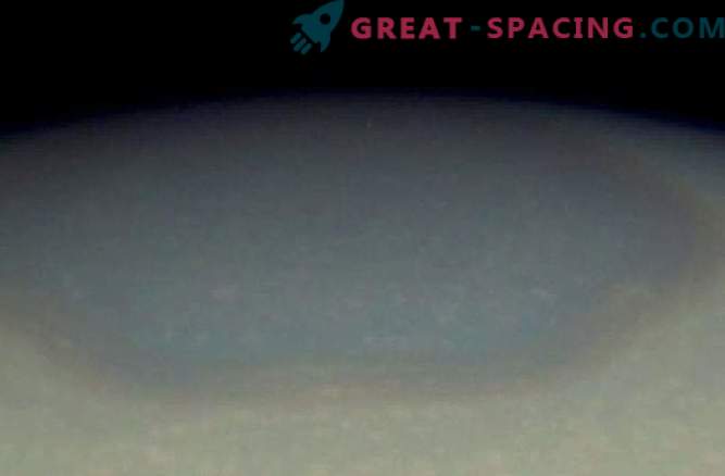 De Noordpool van Saturnus is van kleur veranderd. Maar waarom?