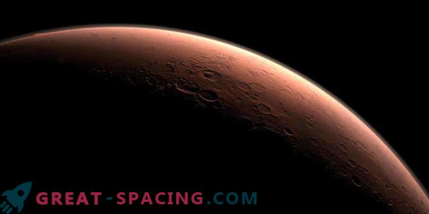 De dichtstbijzijnde benadering van Mars naar de aarde in 15 jaar