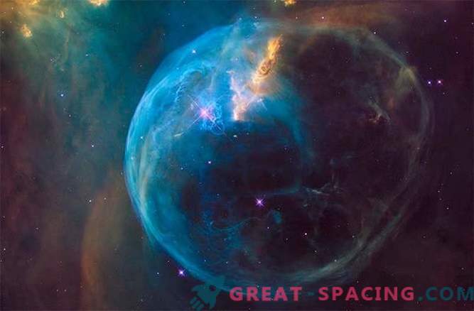 Op zijn 26ste verjaardag bespioneert Hubble de prachtige Bubble