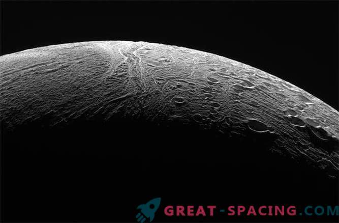 Cassini nam de laatste foto's van Enceladus