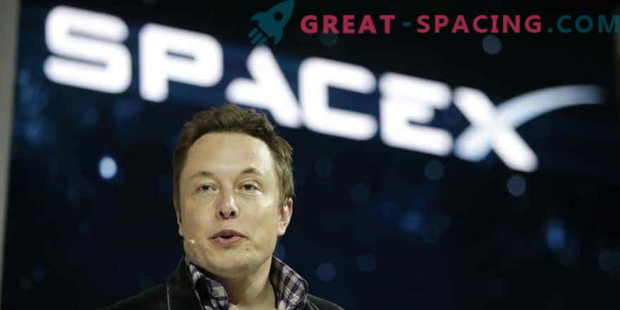 Ilon Musk lanceert zijn auto in de ruimte