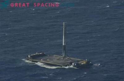 Succes! SpaceX Falcon 9-raket is erin geslaagd om in de oceaan te landen
