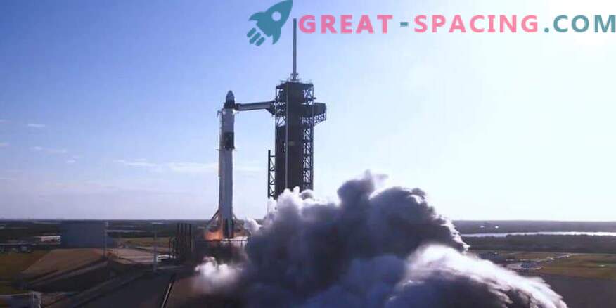 Le lancement de l'essai de la capsule de l'équipage SpaceX est prévu pour février