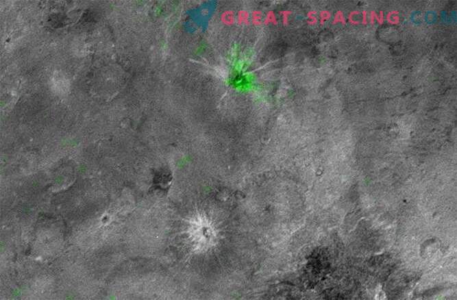 Bevroren ammoniak op Charon was een nieuwe ontdekking